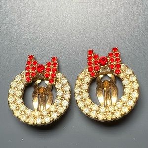 Dorothy Bauer vintage wreath crystals clip on Earrings